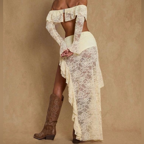 Off-Shoulder Lace Two-Piece Set - Picture 2 of 3